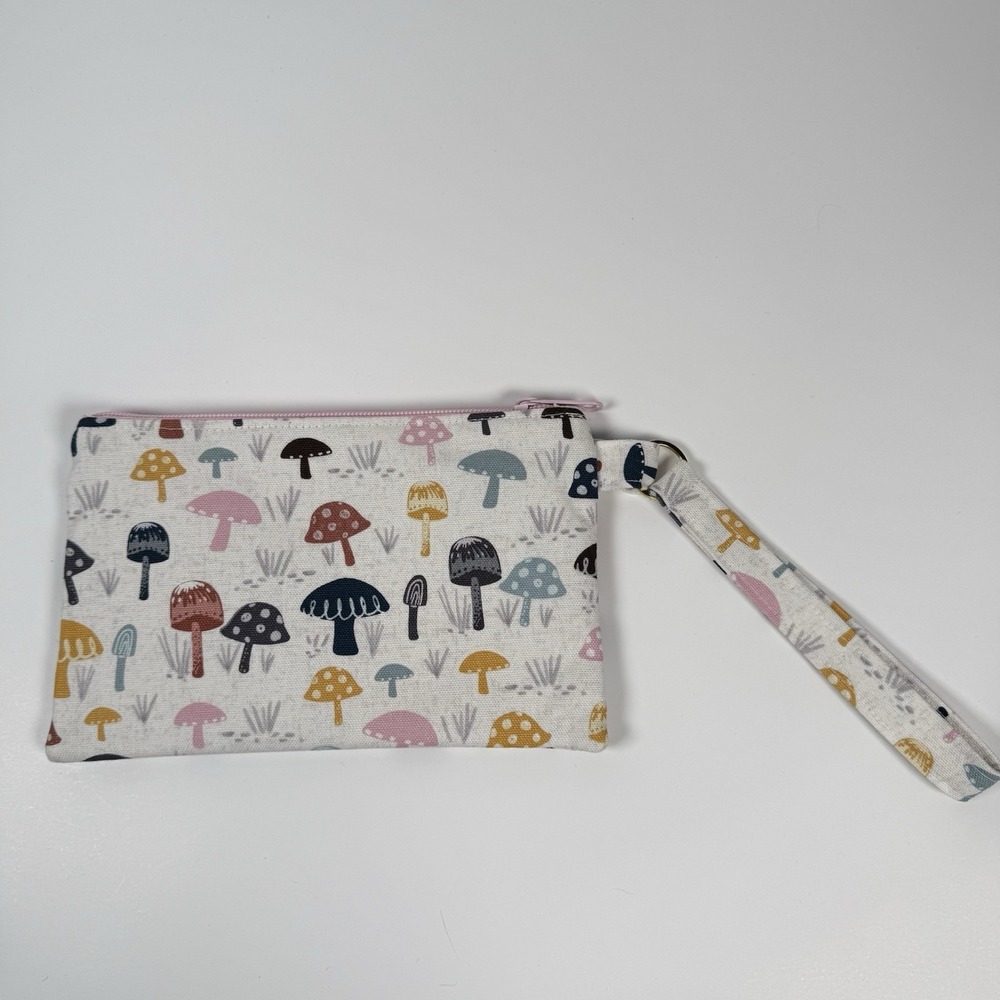 Handmade Wristlet Zipper Pouch Purse Clutch Lightweight Strap New Mushroom